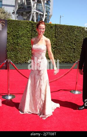 LOS ANGELES - 16. AUGUST: Annie Wersching bei den Creative Emmy Awards 2014 - Ankunft im Nokia Theater am 16. August 2014 in Los Angeles, CA Stockfoto