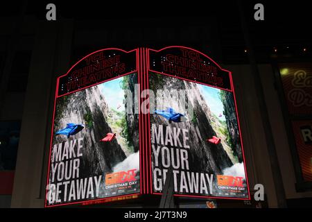LOS ANGELES - DEZ 15: Atmopshere Digitale Plakate bei der Point Break Premiere im TCL Chinese Theatre am 15. Dezember 2015 in Los Angeles, CA Stockfoto