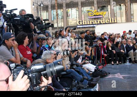 LOS ANGELES - 8. DEZEMBER: Presse bei der Peter Jackson Hollywood Walk of Fame Zeremonie im Dolby Theater am 8. Dezember 2014 in Los Angeles, CA Stockfoto