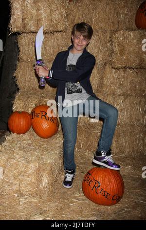 LOS ANGELES - Okt 4: Jacob Hopkins beim AUFSTIEG der Jack O'Lanterns in Descanso Gardens am 4. Oktober 2014 in La Canada Flintridge, CA Stockfoto