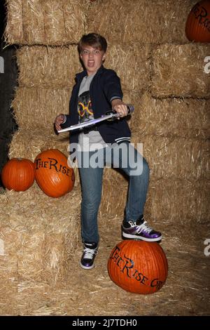 LOS ANGELES - Okt 4: Jacob Hopkins beim AUFSTIEG der Jack O'Lanterns in Descanso Gardens am 4. Oktober 2014 in La Canada Flintridge, CA Stockfoto