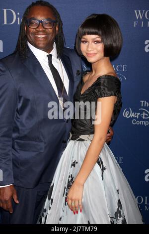 LOS ANGELES - Okt 8: Kazembe Ajamu Coleman, Zendaya Coleman bei der Gala der Princess Grace Foundation 2014 im Beverly Wilshire Hotel am 8. Oktober 2014 in Beverly Hills, CA Stockfoto