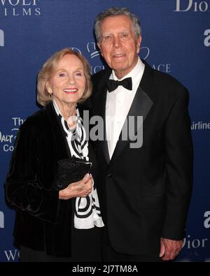 LOS ANGELES - Okt 8: Eva Marie Saint bei der Gala der Princess Grace Foundation 2014 im Beverly Wilshire Hotel am 8. Oktober 2014 in Beverly Hills, CA Stockfoto