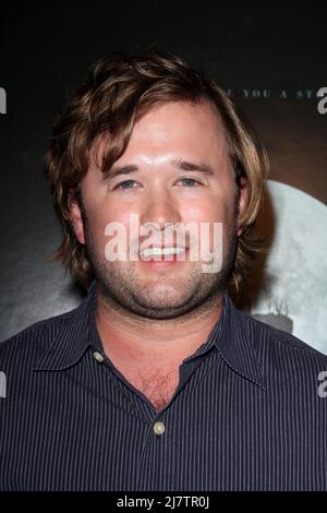 LOS ANGELES - SEP 16: Haley Joel Osment bei der 'Tusk' Los Angeles Premiere im Vista Theater am 16. September 2014 in Los Angeles, CA Stockfoto