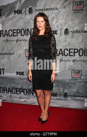 LOS ANGELES - SEP 30: Sarah-Jane Potts bei der 'Gracepoint' Premiere Party im LACMA am 30. September 2014 in Los Angeles, CA Stockfoto