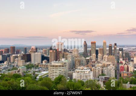 Die Skyline von Montreal bei Sonnenuntergang Stockfoto