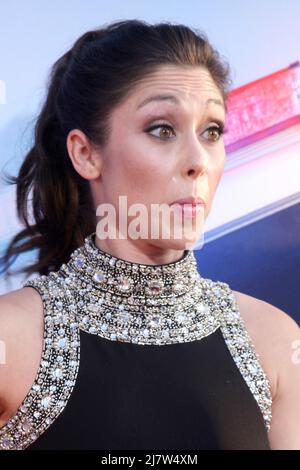 LOS ANGELES - 7. AUGUST: Jessica Luza bei der Premiere von „Let's Be Cops“ in den ArcLight Hollywood Theatres am 7. August 2014 in Los Angeles, CA Stockfoto