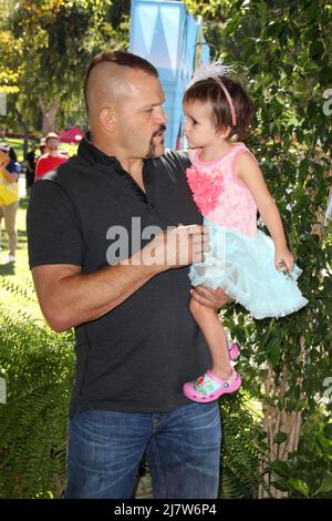 LOS ANGELES - AUG 16: Chuck Liddell bei der Disney Junior's Pirate and Princess: Power of Doing Good am 16. August 2014 in Los Angeles, CA Stockfoto