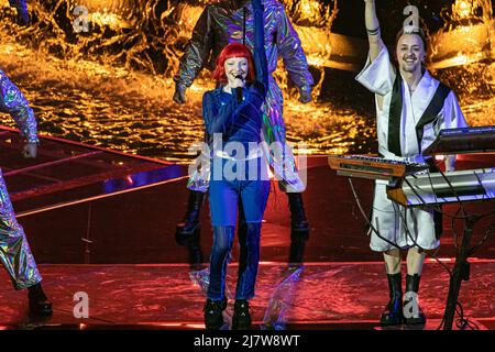 Dardust (Dario Faini) und Sophie treten im Halbfinale des Eurovision Song Contest 1. auf der Bühne auf. Turin (Italien) am 10.. Mai 2022. Foto von Marco Piovanotto/ABACAPRESS.COM Stockfoto