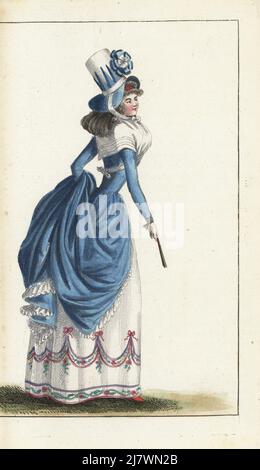 Frau in englischer Mode in blauer Haube, Taftkleid, Gaze Fichu, Leinenröcke mit Rüschen, nakara Hausschuhe. Handkolorierter Kupferstich von Jean-Antoine le Brun oder Lebrun-Tossas Journal de la Mode et du Gout, früher Cabinet des Modes, chez Buisson, Paris, und Joseph le Boffe, London, 12me Cahier, 15. Juni 1790. Stockfoto