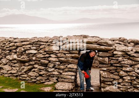 Schlussstein des eisenzeitlichen Dunbeg Fort auf dem Ring of Kerry in Irland. Stockfoto