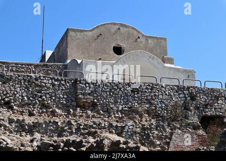 Capri - Scorcio della facciata della Chiesa di Santa Maria del Soccorso a Villa Jovis Stockfoto