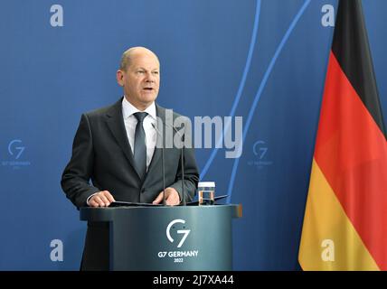 Berlin, Deutschland. 10.. Mai 2022. Bundeskanzler Olaf Scholz nimmt an einer gemeinsamen Pressekonferenz mit dem belgischen Ministerpräsidenten Alexander De Croo (nicht im Bild) im Bundeskanzleramt in Berlin, der Hauptstadt Deutschlands, am 10. Mai 2022 Teil. Quelle: Ren Pengfei/Xinhua/Alamy Live News Stockfoto