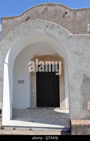 Capri - Ingresso della Chiesa di Santa Maria del Soccorso a Villa Jovis Stockfoto