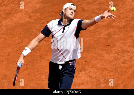 Rom, Italien. 11.. Mai 2022. John Isner aus den Vereinigten Staaten steht dem Spanier Rafael Nadal bei ihrem zweiten Spiel beim Internazionali BNL D'Italia Tennisturnier im Foro Italico in Rom am 11.. Mai 2022 zur Verfügung. Foto Antonietta Baldassarre/Insidefoto Kredit: Insidefoto srl/Alamy Live News Stockfoto