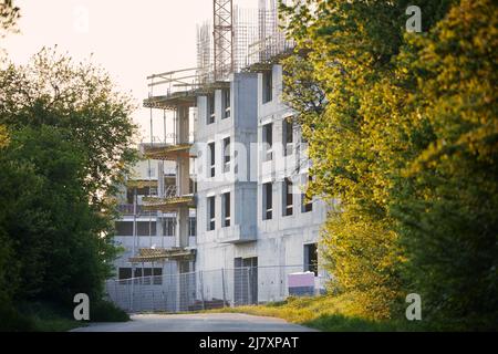 Entwicklung der Stadt. Bautätigkeit auf den Bau von neuen Wohngebäuden Stockfoto