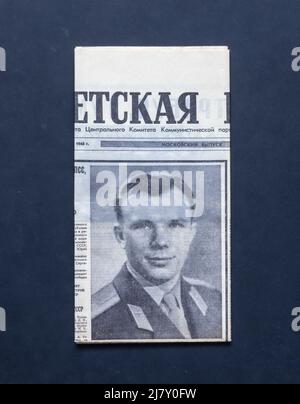 Sowetskaja Rossija (russisch: Советская Россия, Sowjetrussland) ist eine politische Zeitung in Russland, №73 (3587) 29 märz 1968. Tod von Juri Gagarin. Stockfoto