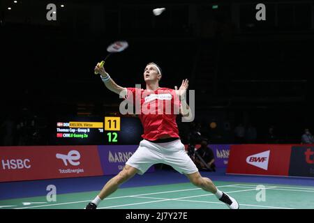 Bangkok, Thailand. 11.. Mai 2022. Viktor Axelsen aus Dänemark tritt beim Thomas Cup Badmintonturnier in Bangkok, Thailand, am 11. Mai 2022 gegen Lu Guangzu aus China bei einem Spiel der Gruppe B an. Quelle: Wang Teng/Xinhua/Alamy Live News Stockfoto