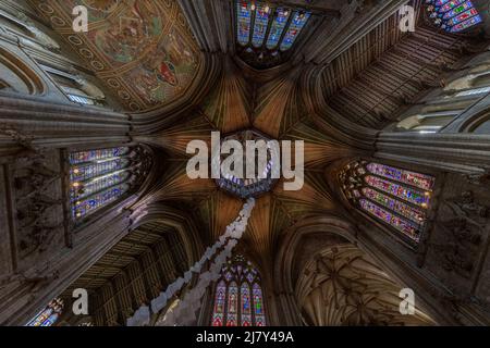Der spektakuläre 43m hohe, 14.-Jahrhundert-Oktagon-Turm der Ely Cathedral mit seiner einzigartigen Holzlaterne Stockfoto