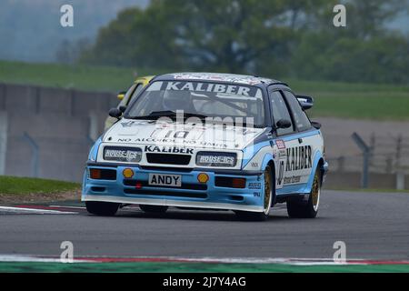 Julian Thomas, Ford Sierra RS500, Ein einstündiges Rennen mit der Option eines zweiten Fahrers in kultigen Limousinen und Tourenwagen-Rennern, die ab dem 1 antraten Stockfoto