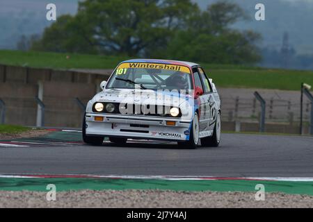 Mark Smith, Arran Moulton-Smith, BMW E30 M3, Ein einstündiges Rennen mit der Option eines zweiten Fahrers in kultigen Limousinen und Tourenwagen-Rennläufern, die an diesem Rennen teilnahmen Stockfoto