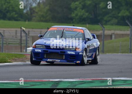 RIC Wood, Nissan Skyline GT-R, Ein einstündiges Rennen mit der Option eines zweiten Fahrers in kultigen Limousinen und Tourenwagen-Rennern, die ab dem 1970 antraten Stockfoto