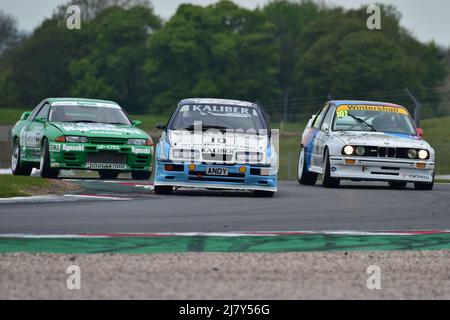 Julian Thomas, Ford Sierra RS500, Mark Smith, Arran Molton-Smith, BMW E30 M3, Jonathan Bailey, Andy Middlehurst, Nissan Skyline R32, Ein einstündiges Rennen Stockfoto