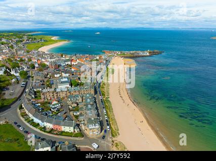 Luftaufnahme des Strandes an der Milsey Bay bei North Berwick in East Lothian, Schottland, Großbritannien Stockfoto