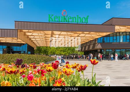 Eingang zum Gartenkomplex Keukenhof in Lisse, Südholland, Niederlande. Keukenhof ist einer der größten Blumengärten der Welt. Stockfoto