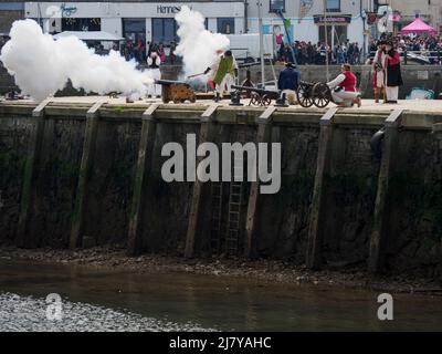 Kanone beim Brixham Pirate Festival 2022, Devon, Großbritannien Stockfoto