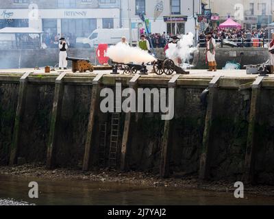 Kanone beim Brixham Pirate Festival 2022, Devon, Großbritannien Stockfoto