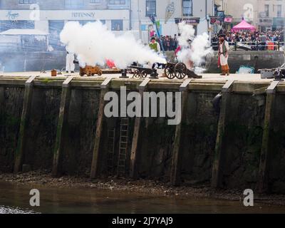 Kanone beim Brixham Pirate Festival 2022, Devon, Großbritannien Stockfoto