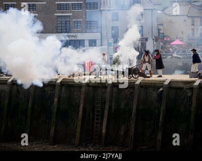 Kanone beim Brixham Pirate Festival 2022, Devon, Großbritannien Stockfoto