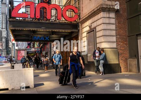 The AMC Empire 25 Cinemas am Dienstag, den 10. Mai 2022, auf dem Times Square in New York. (© Richard B. Levine) Stockfoto