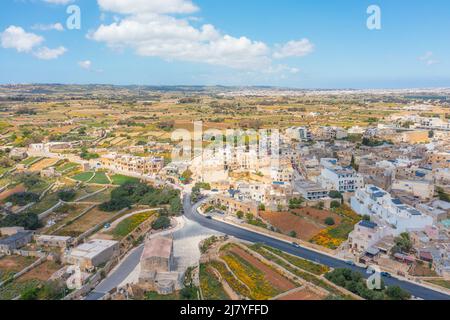 Natürliche und urbane Dorflandschaft im arabischen Land Stockfoto