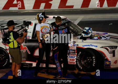 Darlington, SC, USA. 7.. Mai 2022. John Hunter Nemechek gewinnt The Dead on Tools 200 auf dem Darlington Raceway in Darlington, SC. (Bild: © Walter G. Arce Sr./ZUMA Press Wire) Stockfoto