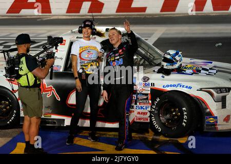 Darlington, SC, USA. 7.. Mai 2022. John Hunter Nemechek gewinnt The Dead on Tools 200 auf dem Darlington Raceway in Darlington, SC. (Bild: © Walter G. Arce Sr./ZUMA Press Wire) Stockfoto