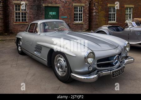 1957 Mercedes-Benz 300 SL (300 SLR) auf der April Scramble im Bicester Heritage Center am 23.. April 2022 zu sehen Stockfoto