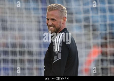 Leicester, Großbritannien. 11.. Mai 2022. Kasper Schmeichel #1 von Leicester City während des Vormatches Aufwärmphase in Leicester, Großbritannien am 5/11/2022. (Foto von James Heaton/News Images/Sipa USA) Quelle: SIPA USA/Alamy Live News Stockfoto