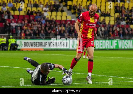 Deventer - Schieß los.-Adlerkeeper Andries Noppert, Gerrit Nauber von Schieß los. Eagles während des Spiels zwischen Schieß los. Eagles gegen Feyenoord in De Adelaarshorst am 11. Mai 2022 in Deventer, Niederlande. (Box-to-Box-Bilder/Yannick Verhoeven) Stockfoto