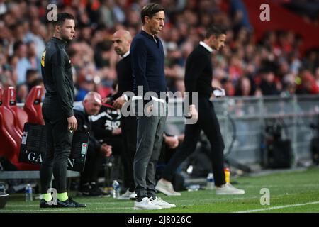 EINDHOVEN - PSV-Trainer Roger Schmidt beim niederländischen Eredivisie-Spiel zwischen PSV Eindhoven und NEC im Phillips-Stadion am 11. Mai 2022 in Eindhoven, Niederlande. ANP JEROEN PUTMANS Stockfoto