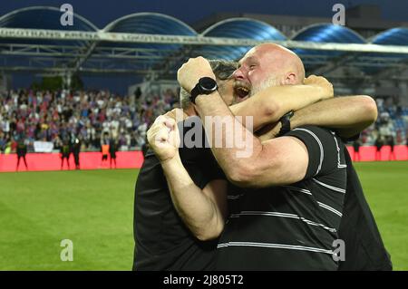 Mlada Boleslav, Tschechische Republik. 11.. Mai 2022. Der Trainer von Viktoria Plzen, Michal Bilek, ist sich sicher, die tschechische Fußballliga zu gewinnen, nachdem er Hradec Kralove noch vor der letzten Runde in Mlada Boleslav, Tschechische Republik, am 11. Mai 2022 besiegt hat. Kredit: Radek Petrasek/CTK Foto/Alamy Live Nachrichten Stockfoto