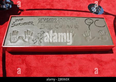 Los Angeles, USA. 11.. Mai 2022. Zerschlagendes Kürbisse Handprints in Zement im TCL Chinese Theatre am Mittwoch, dem 11. Mai 2022. (Foto: Sthanlee B. Mirador/Sipa USA) Quelle: SIPA USA/Alamy Live News Stockfoto