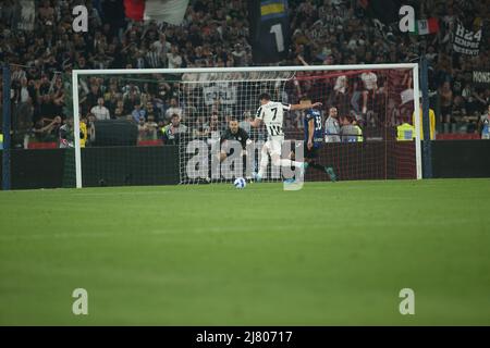 Rom, Italien. 10.. Mai 2022. ROM, Italien - 11.05.2022: In Aktion während des Fußballspiels Italien Cup Final 2022 Trophy des FC JUVENTUS TURIN gegen den FC INTERNAZIONALE MAILAND im Olympiastadion in Rom. Kredit: Unabhängige Fotoagentur/Alamy Live Nachrichten Stockfoto