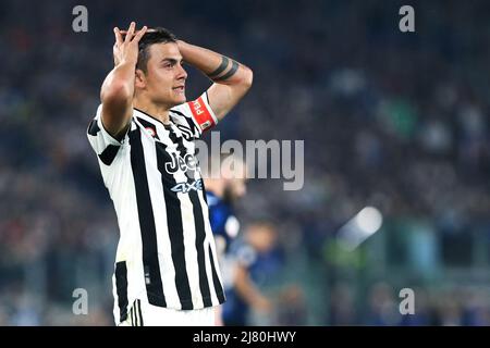 Rom, Italien - 11. Mai 2022, Paulo Dybala von Juventus reagiert während des italienischen Pokalfinales zwischen dem FC Juventus und dem FC Internazionale am 11. Mai 2022 im Stadio Olimpico in Rom, Italien - Foto: Federico Proietti/DPPI/LiveMedia Stockfoto