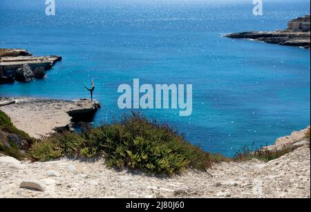 Ballerina on Cliff, Kalanka Bay, Delimara Point, Marsaxlokk, Malta Stockfoto