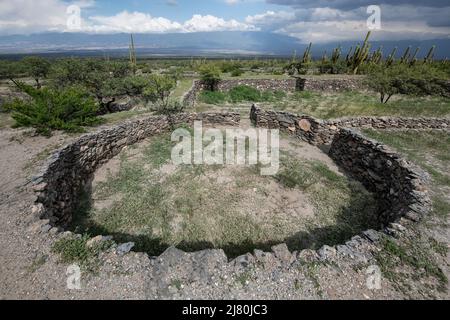 Eine alte historische Stadt in der Wüste der Provinz Salta in Stockfoto