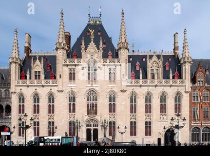 Provinzgericht Westflandern, auch Provinciaal Hof genannt, auf dem Marktplatz in Brügge, Belgien, Europa Stockfoto