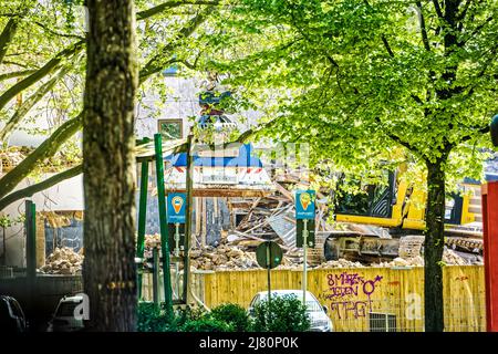 Das Kunstwerk 'Lindener Butjer' der Bildhauerin Ulrike Enders an der Stephanusstraße Umgezogen. Stockfoto