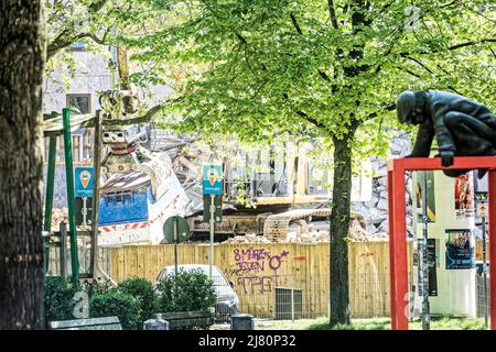 Das Kunstwerk 'Lindener Butjer' der Bildhauerin Ulrike Enders an der Stephanusstraße Umgezogen. Stockfoto